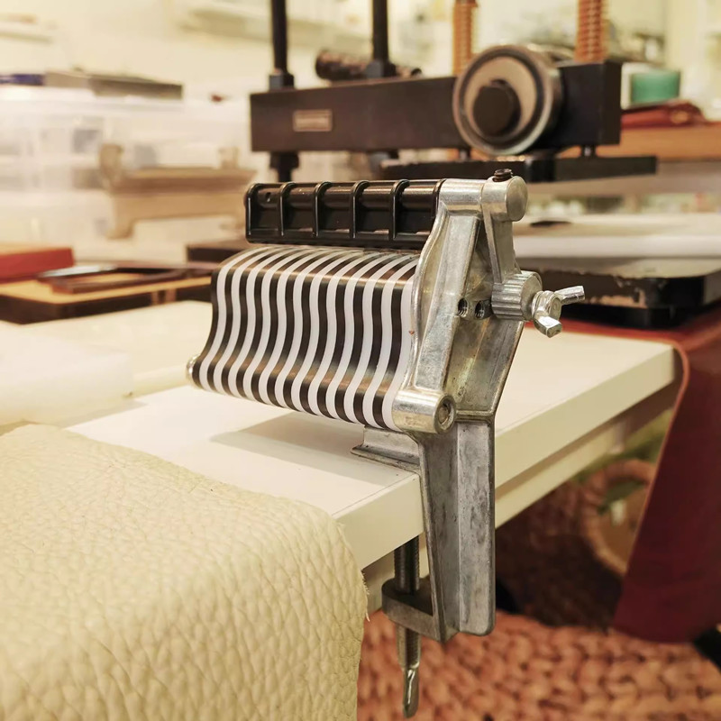 آلة قطع الشريط الجلدي لسطح الم - مراجعة Leatherwork Machine وسعره